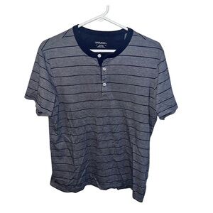 UNTUCKit Ricky Striped Henley Tee Men’s Medium Navy Short Sleeve